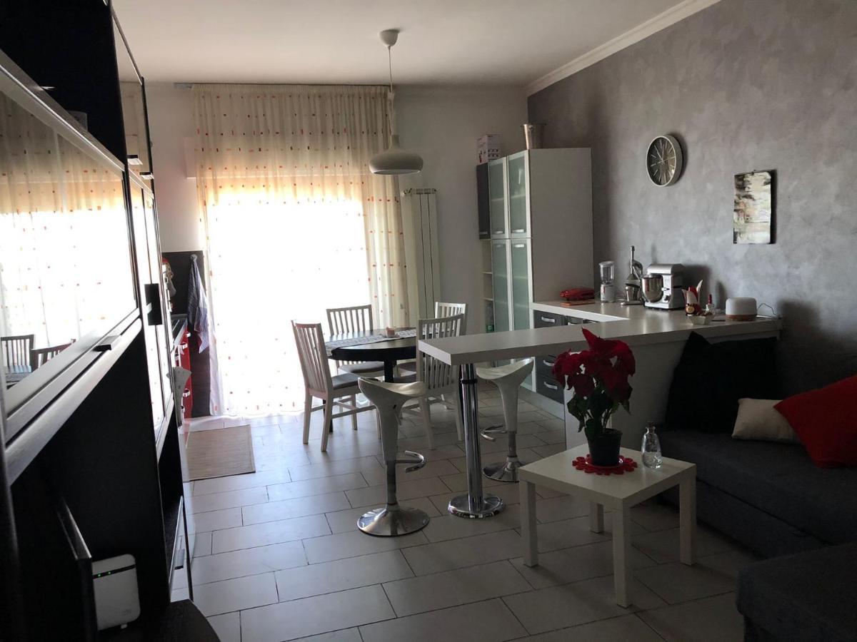 Appartamento Laurentum Torvaianica Exteriör bild